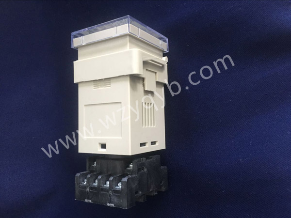 配電(dian)隔離(li)器